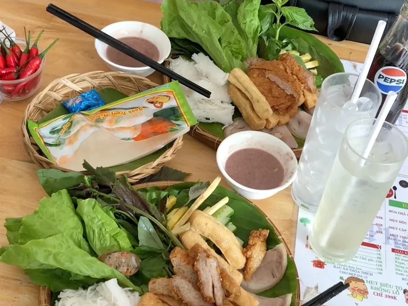 Bún đậu mắm tôm 3 phải