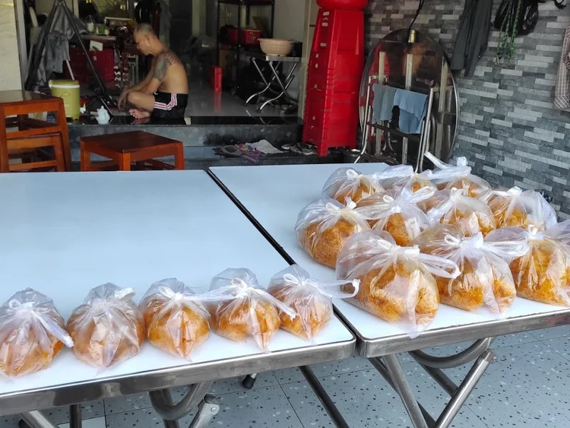 Bánh tráng trộn Phượng (Cầu Đúc)