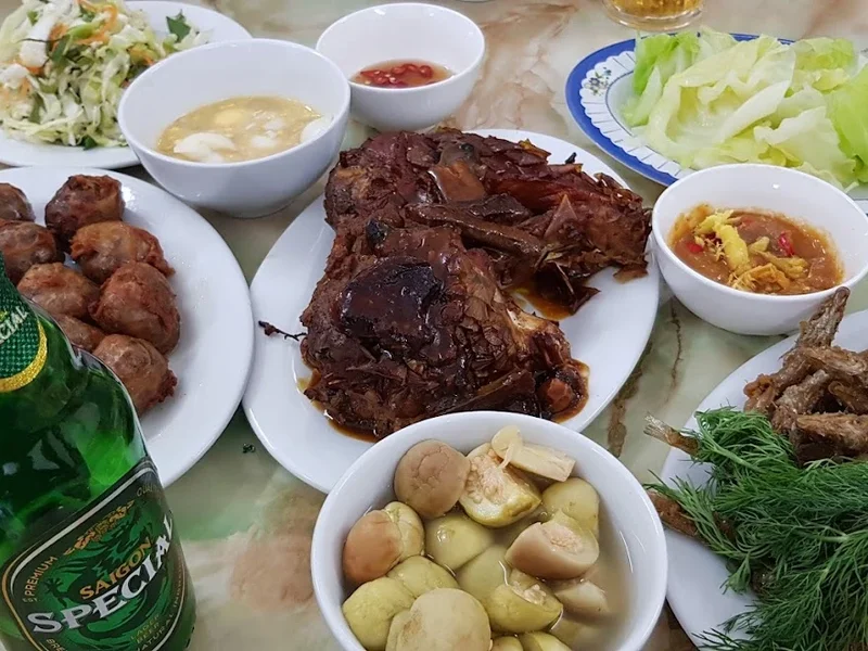 Cơm Bà Xuyến
