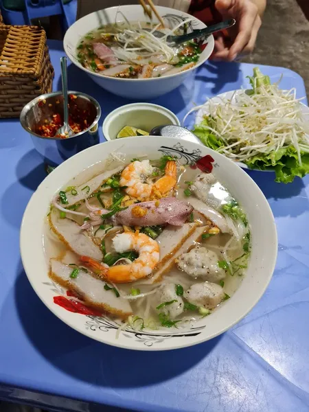 Bánh canh Phú Quốc Cô Út Chợ Đêm