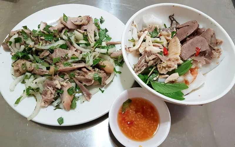 Bánh Ướt Lòng Gà Đà Lạt