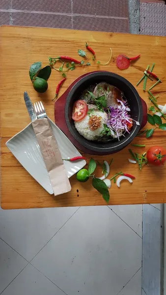 Trung Thành Bít Tết & Bánh Mì Chảo