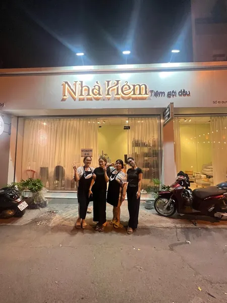 Tiệm Gội Đầu Nhà Hẻm - Lữ Gia