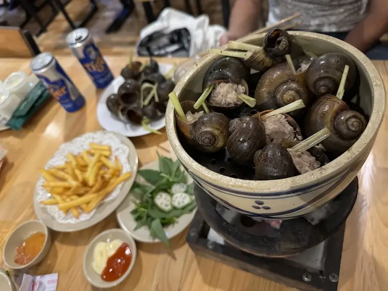 Quán 33 Ốc Nhồi Thịt hẻm 27 Hai Bà Trưng