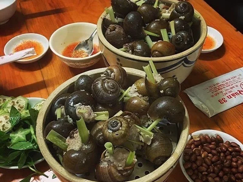Quán Ốc 33- Ốc Nhồi Thịt - Lẩu Đuôi Bò