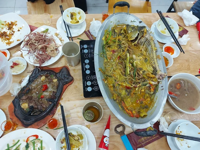 Nhà Hàng Hương Quê - Lẩu nướng và các món ăn dân tộc