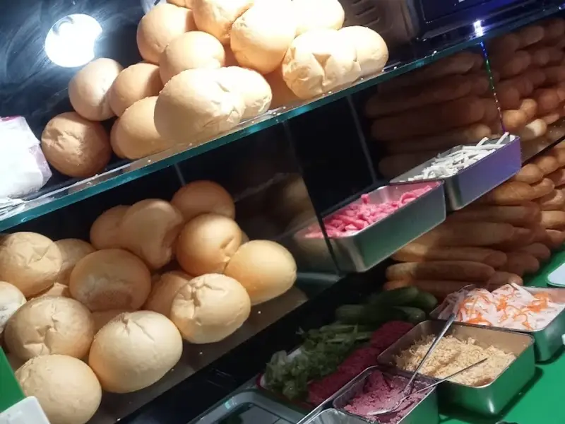 Bánh Mì Que - Minh Quân