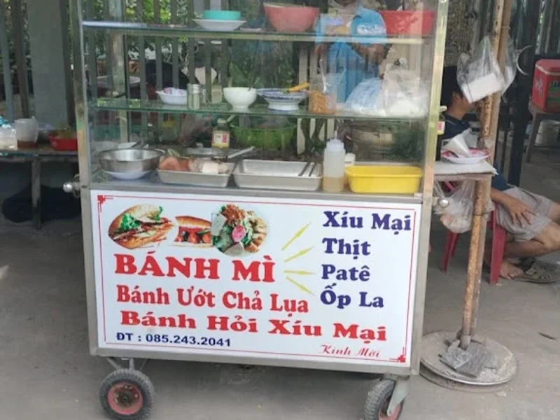Bánh mì cô ba