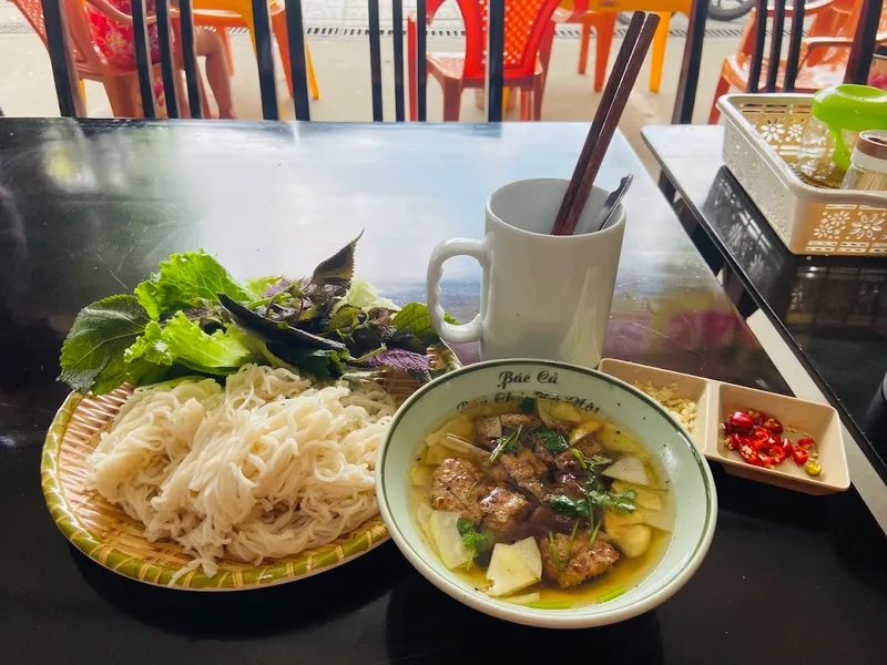 Bún chả Hà Nội bác Cả