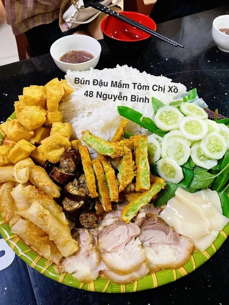 Bún đậu mẹt chị Xồ