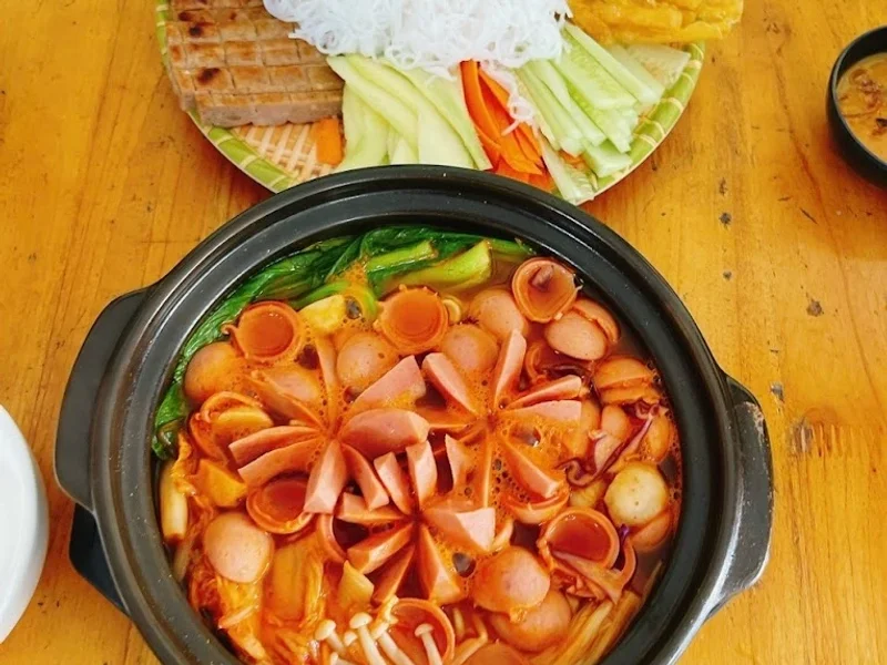 Quán ăn vặt CÔ HOA BỐN MẮT
