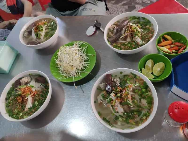 Bánh Canh Phụng