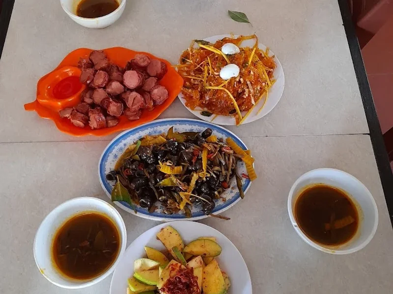 Quán Ăn Vặt:Tuấn - Bình