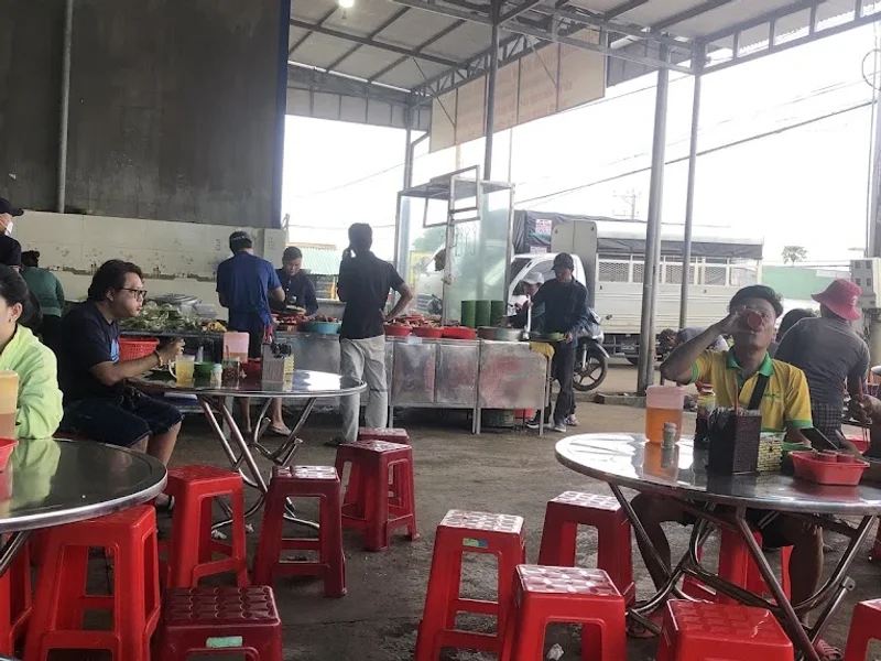 Quán Cơm 115 Ửng Chệ Kín