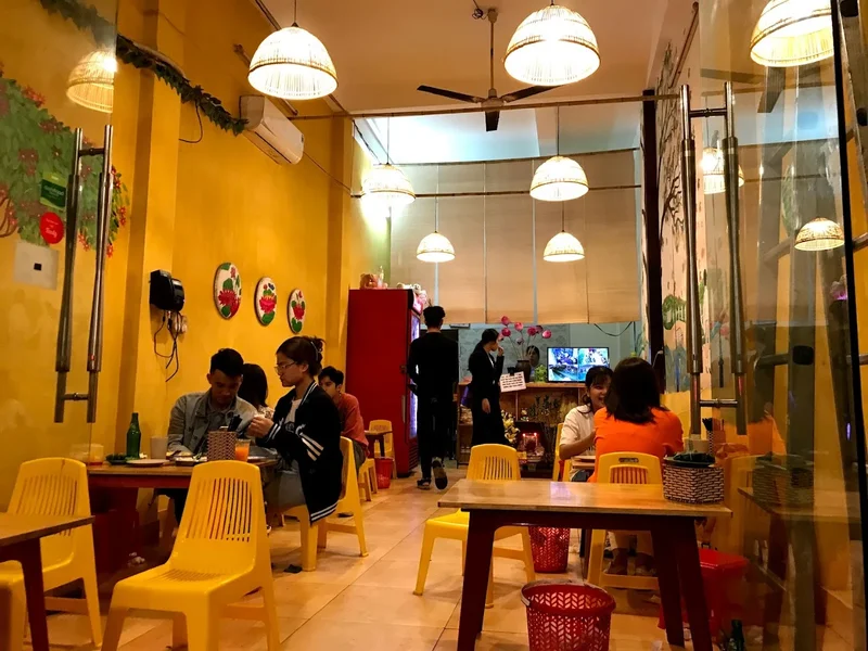 Quán Khánh - Bánh Ép Huế & Ăn Vặt