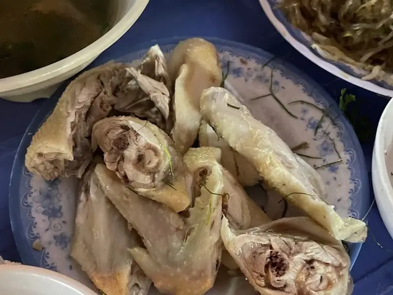 Quán gà Thắng Xoăn