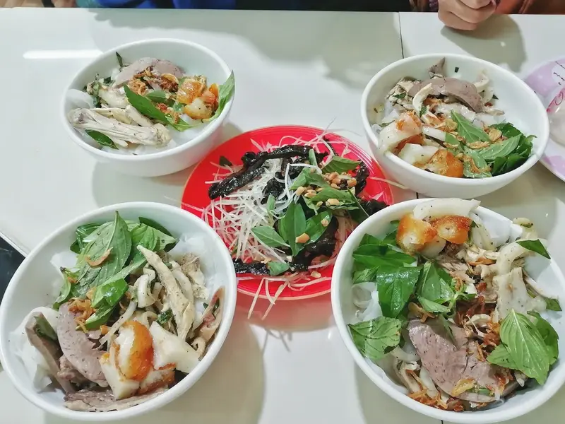 Bánh ướt lòng gà LONG