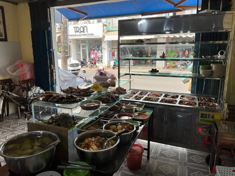 Quán Cơm Hồ Gia - Long Khánh