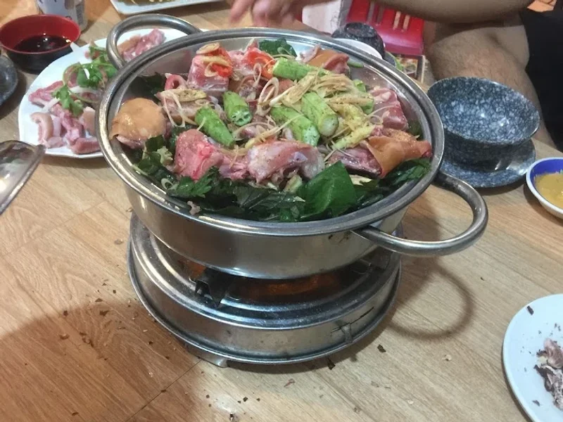 Quán Lẩu Tư Nghêu