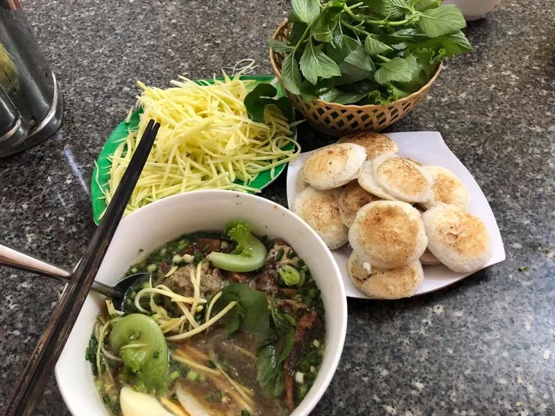 Bánh căn cô Trúc