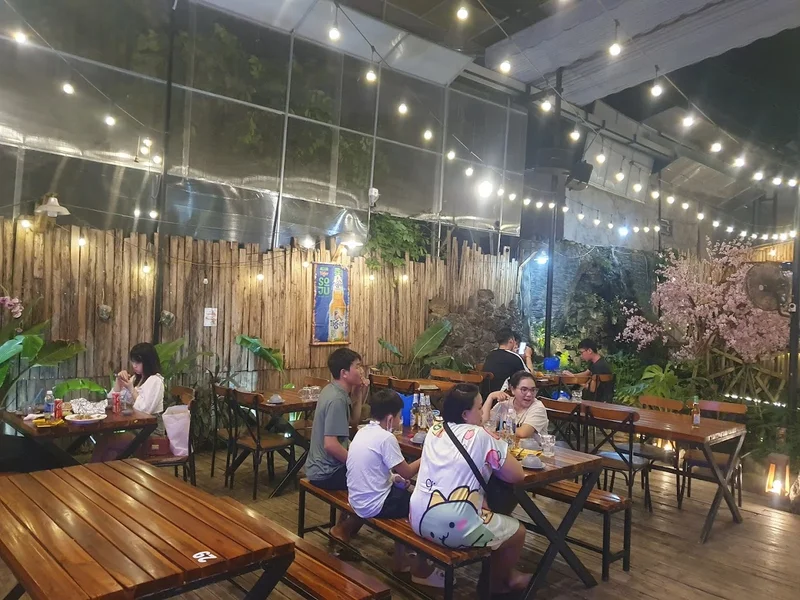 Tiệm Nướng Nhà Gỗ