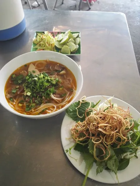 Bún bò huế Bà Hường