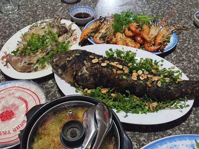 Quán Ăn Sáu Bền