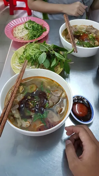 Bún bò Huế - Huỳnh Châu