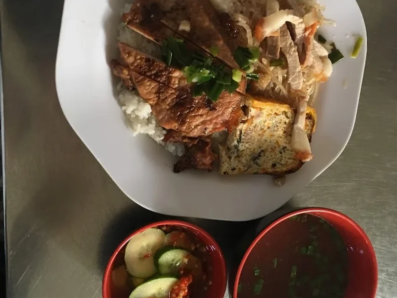 Quán cơm Chi Bảo