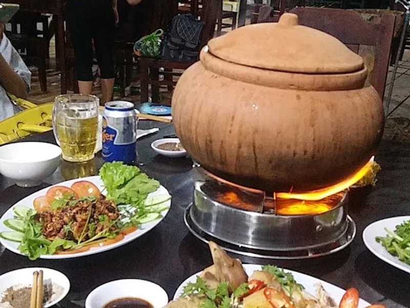 Quán Cơm - Điểm Dừng Chân Thùy Linh