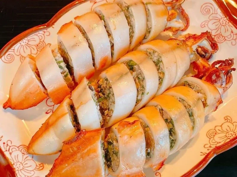 Tiệc cưới quốc sinh