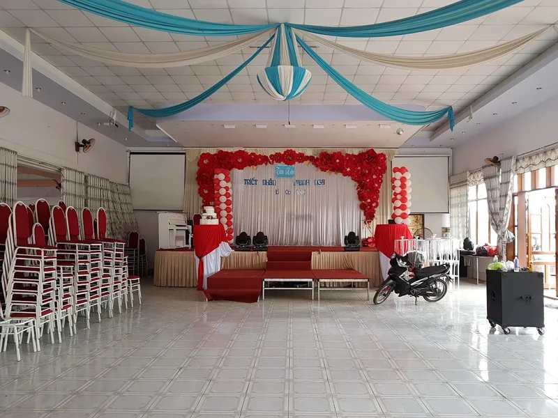 Nhà hàng Huy Hoàng(Hồ Quán cũ)