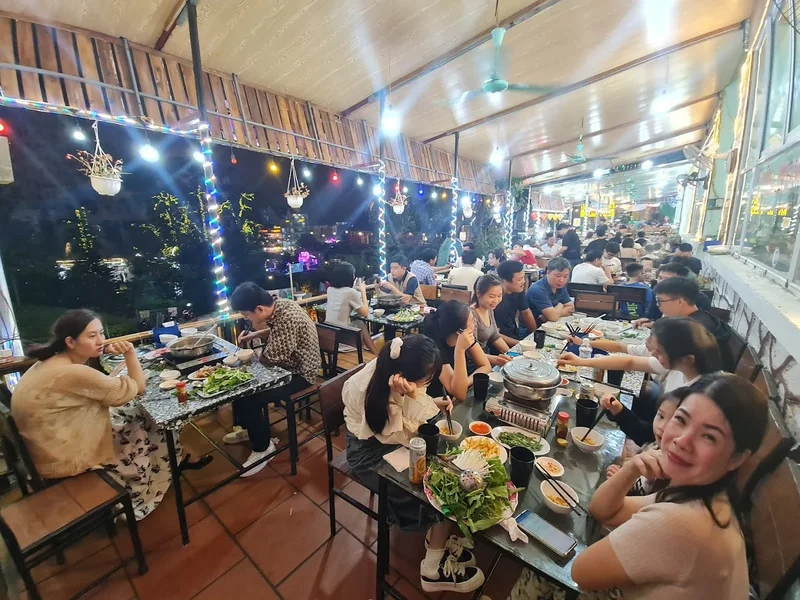 Nhà Hàng Hoàng Long Tam Đảo