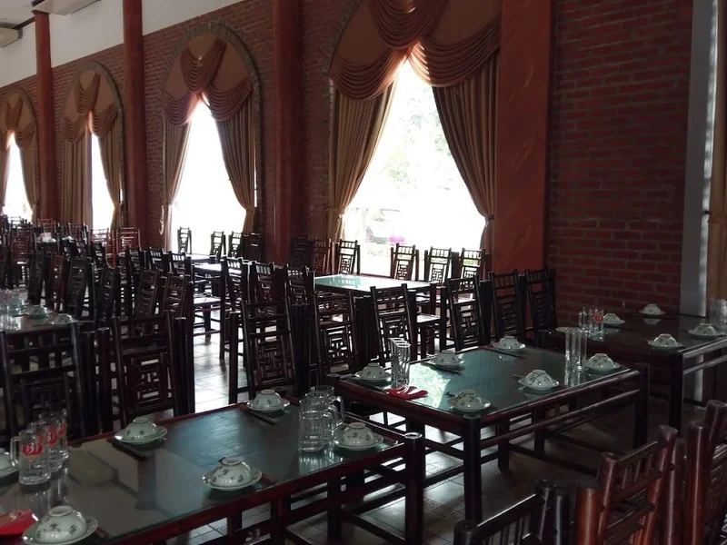 Nhà hàng Làng cổ Gia Hưng