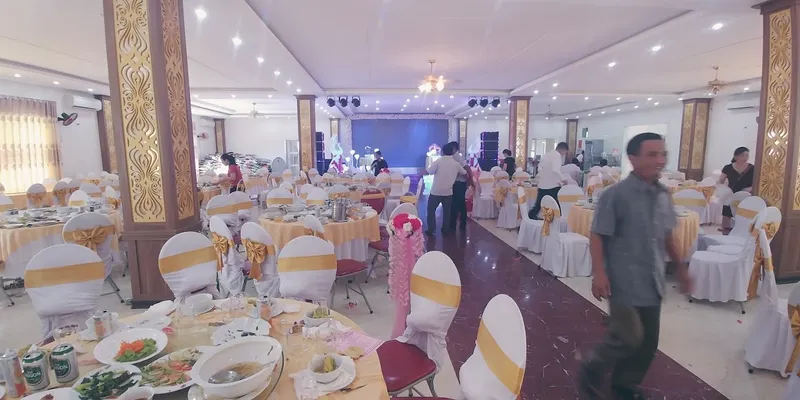 Khách Sạn Hoàng Quân