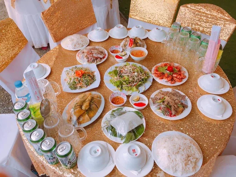 Tổ ăn uống lưu động Quỳnh - Trâm