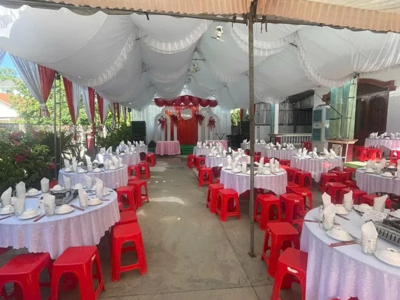 Tiệc cưới Thành Lập