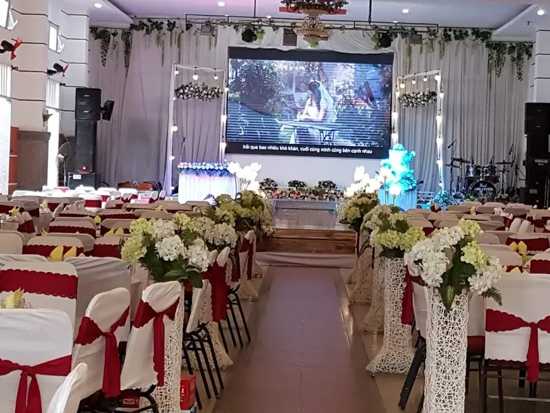 Nhà Hàng Lưu Luyến