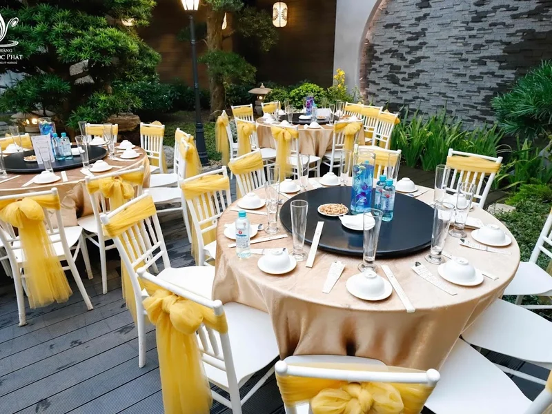 Nhà Hàng Vạn Lộc Phát