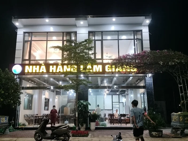 Nhà hàng Lâm Giang