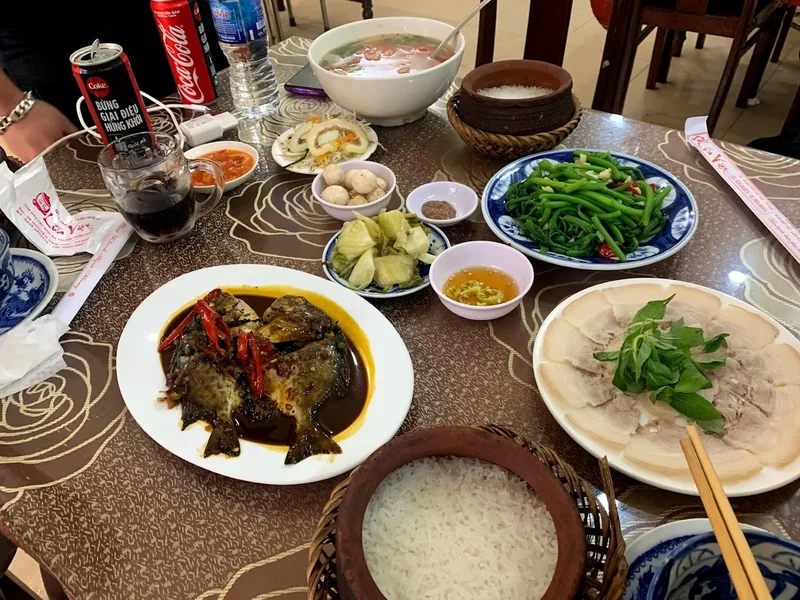 Cơm Niêu Lửa Việt