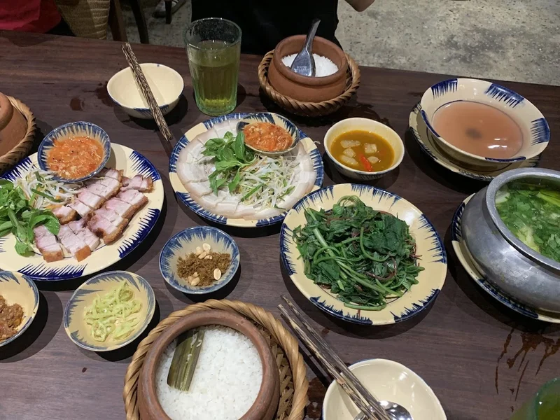 Cơm niêu Chạn (Cơ sở 2)