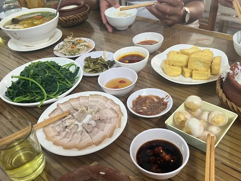 Cơm Niêu Gia Đình 1