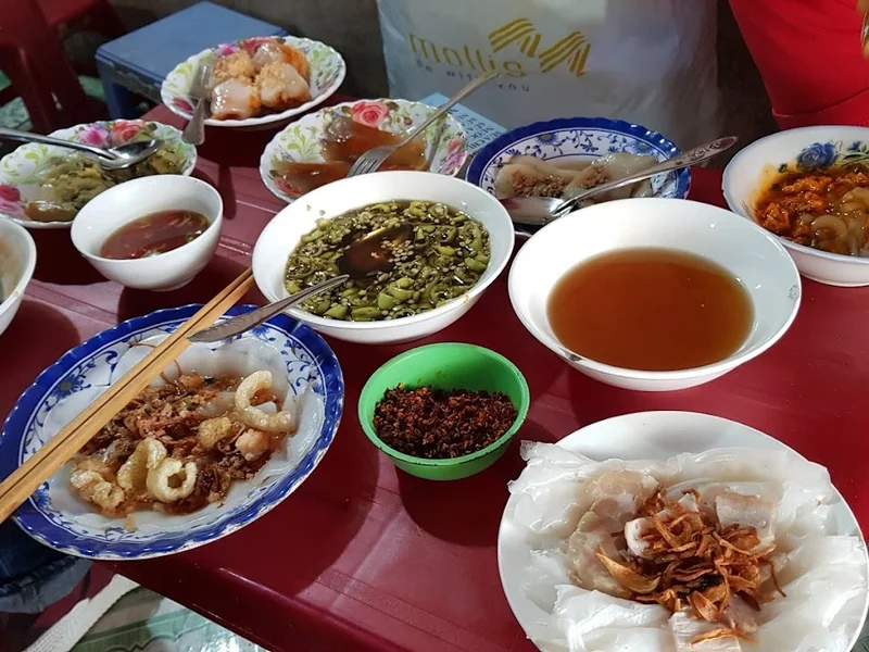 Thúy - Bánh Canh Nam Phổ