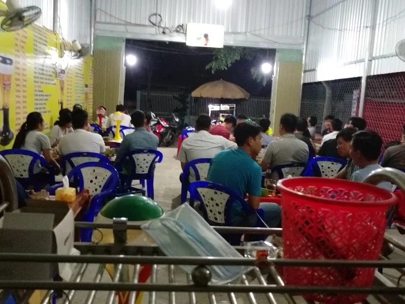 Quán Nhậu Gia Đình Quán - Bia Tháp