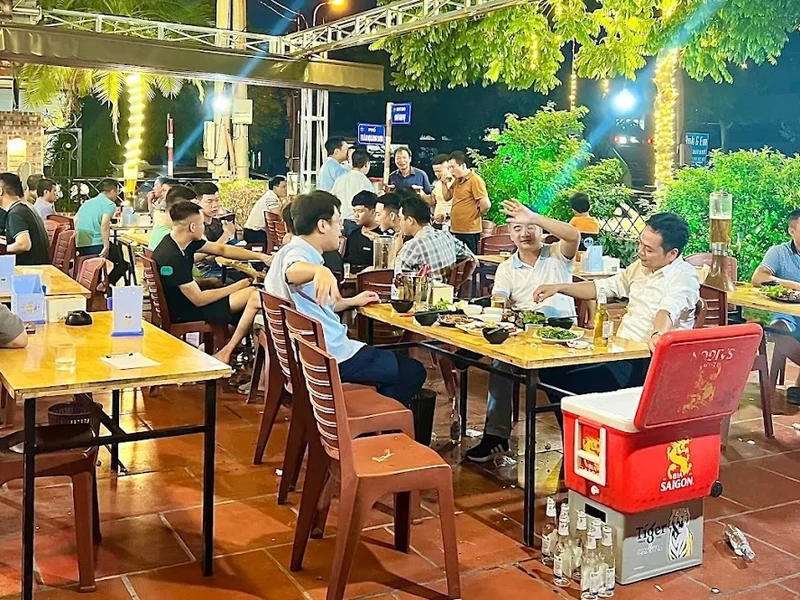 Vườn bia Minh con