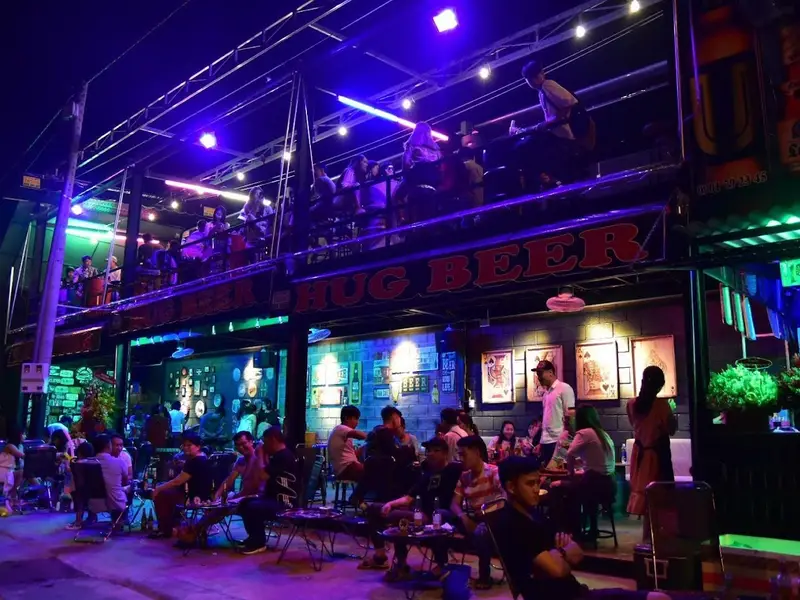 XƯỞNG NẤU BIA HUG BEER LONG KHÁNH