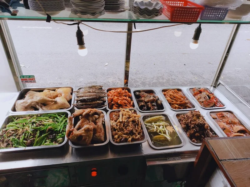 Quán cơm minh phát bến sắn