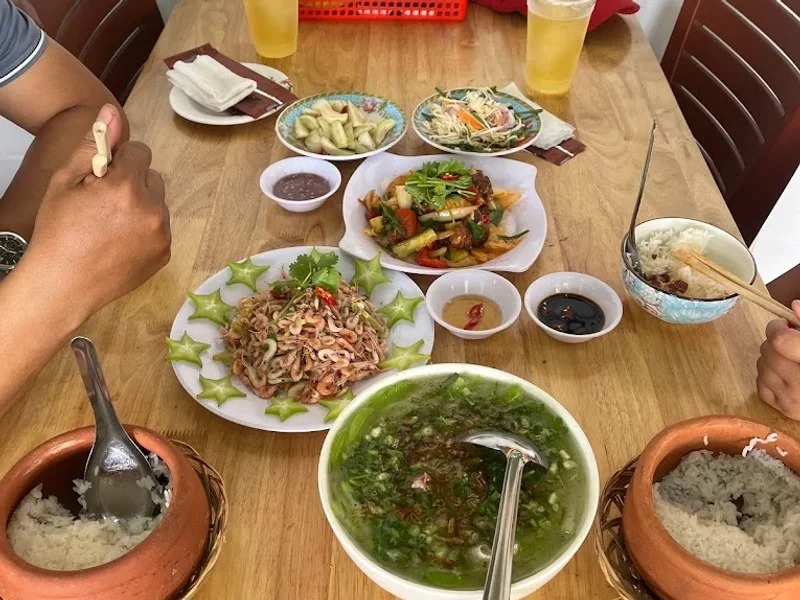 Cơm Niêu Minh Thái