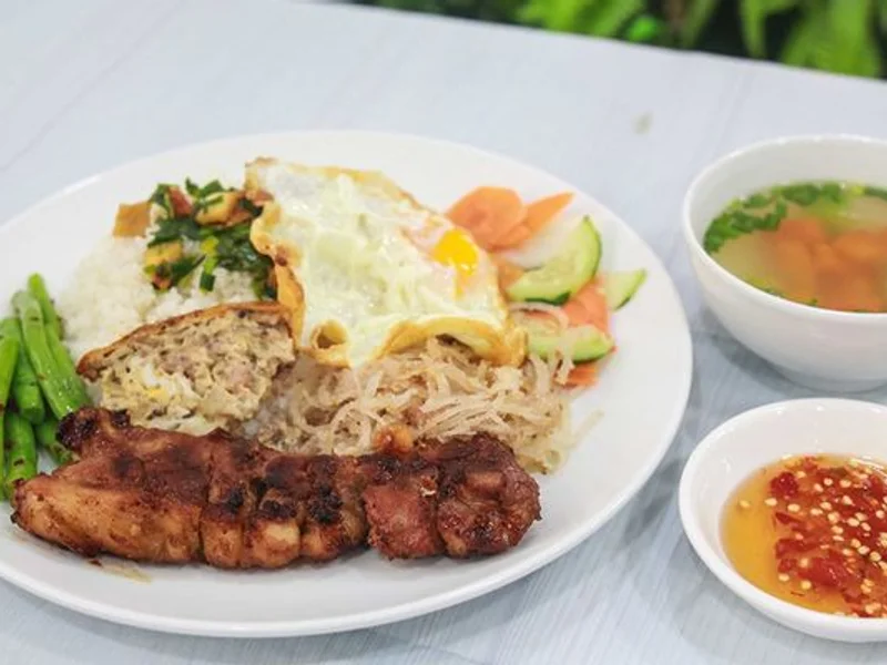 Com Tam Suon Cay Trinh Sài Gòn